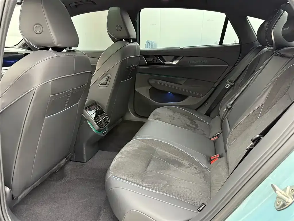 Volkswagen Passat — фото 2