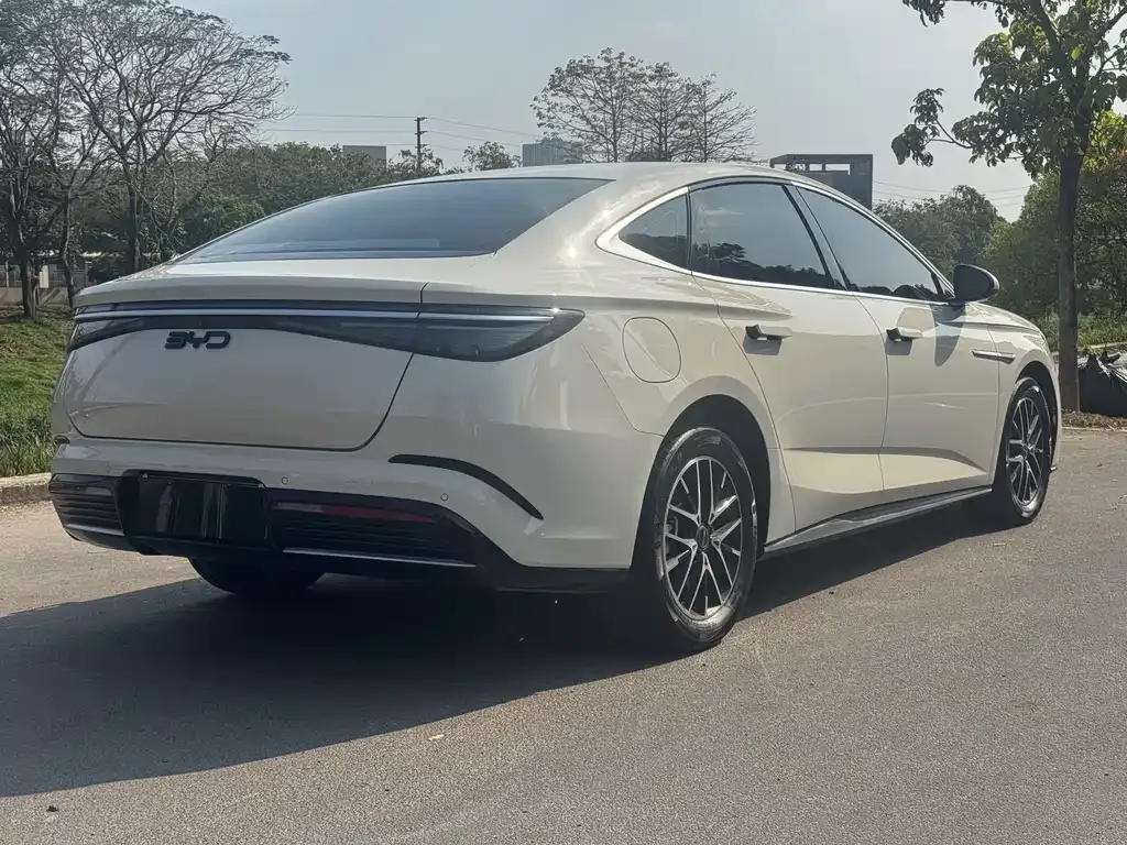 BYD Seal — фото 10