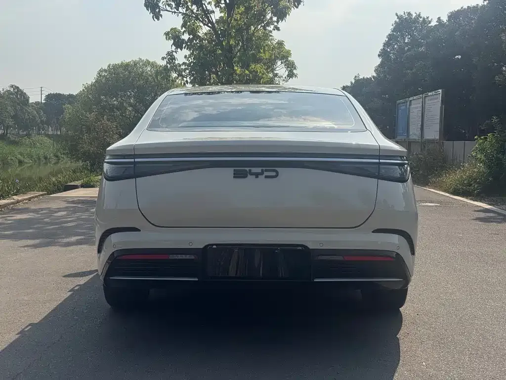 BYD Seal — фото 4