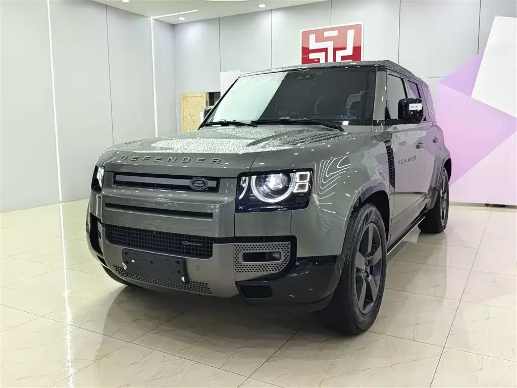 Land Rover Defender — фото 1
