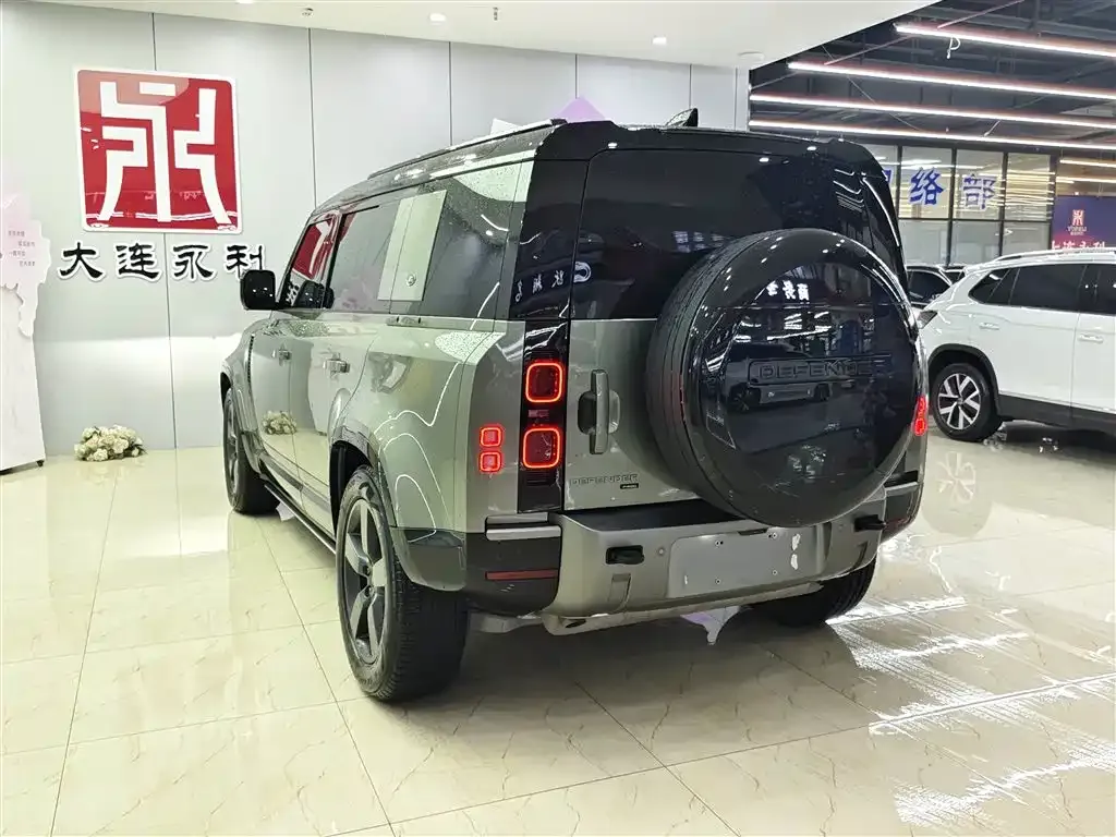 Land Rover Defender — фото 9