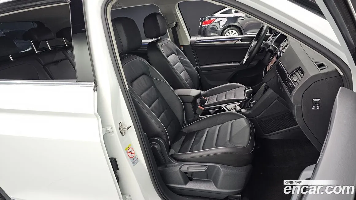 Volkswagen Tiguan — фото 8