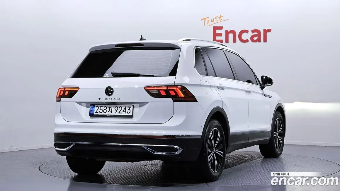 Volkswagen Tiguan — фото 2