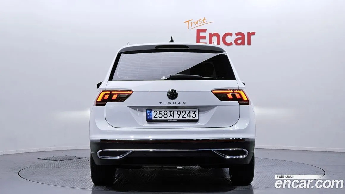 Volkswagen Tiguan — фото 9