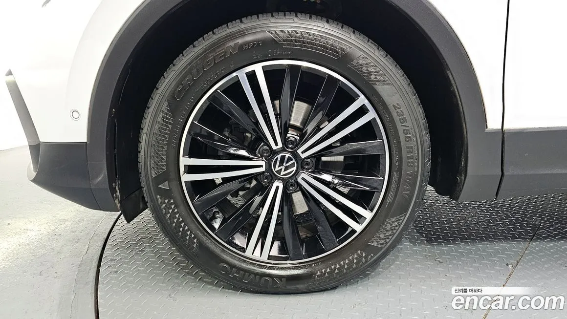 Volkswagen Tiguan — фото 3