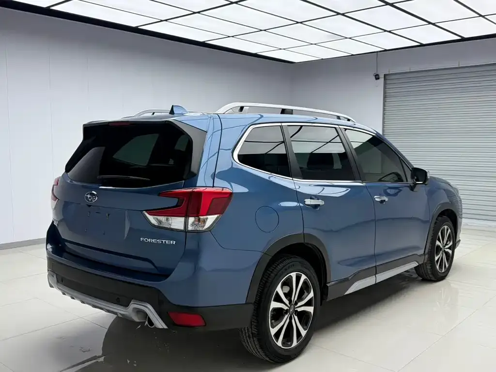 Subaru Forester — фото 5