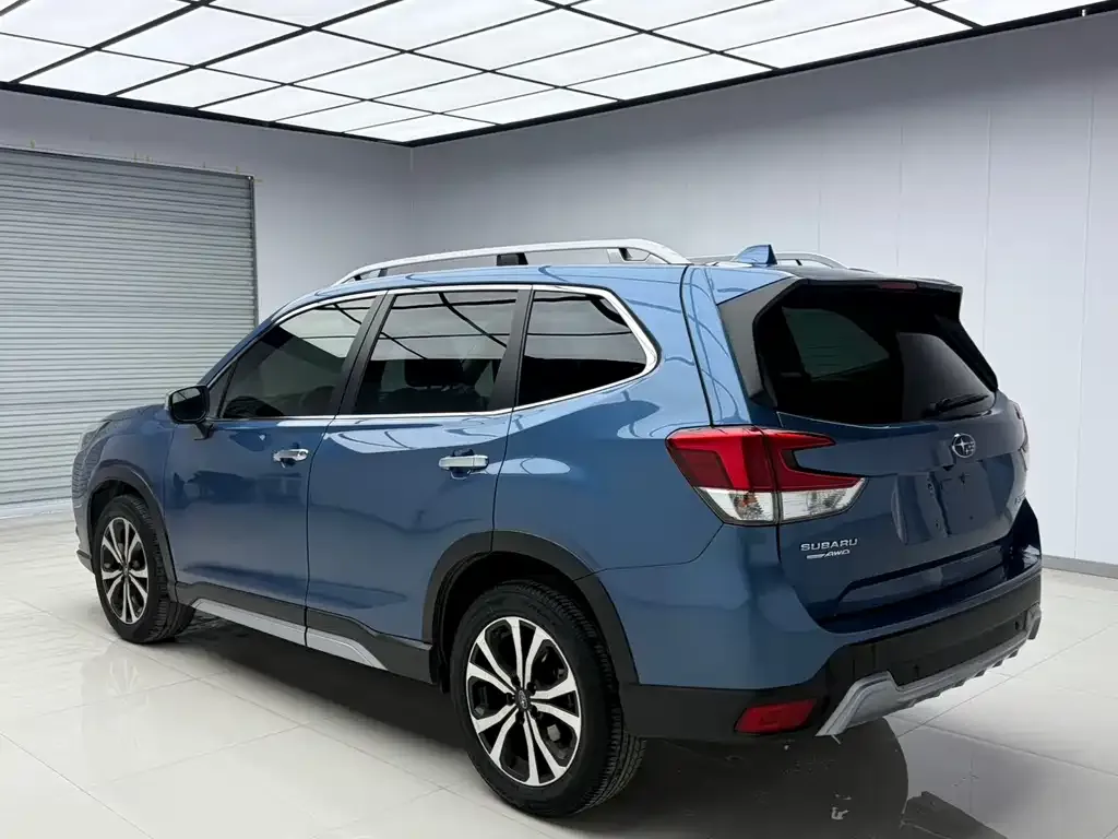 Subaru Forester — фото 8