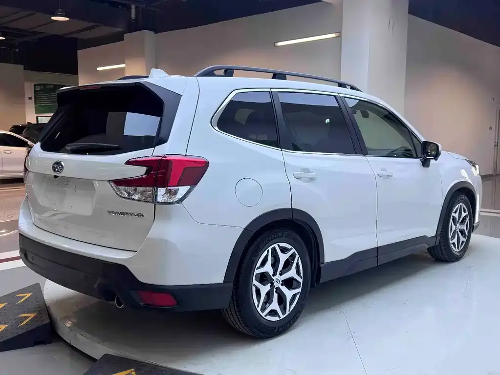 Subaru Forester — фото 6