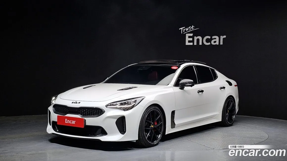 Kia Stinger — фото 1