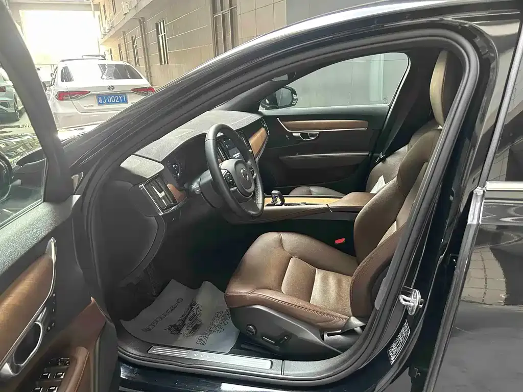 Volvo S90 — фото 2