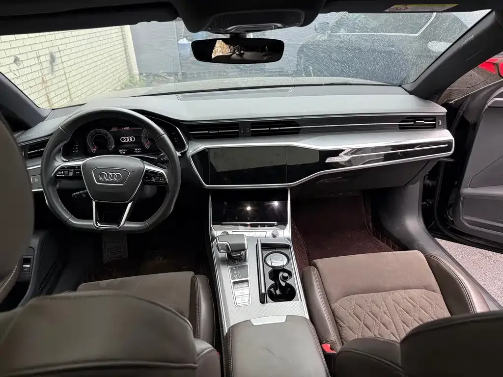 Audi A7L — фото 7