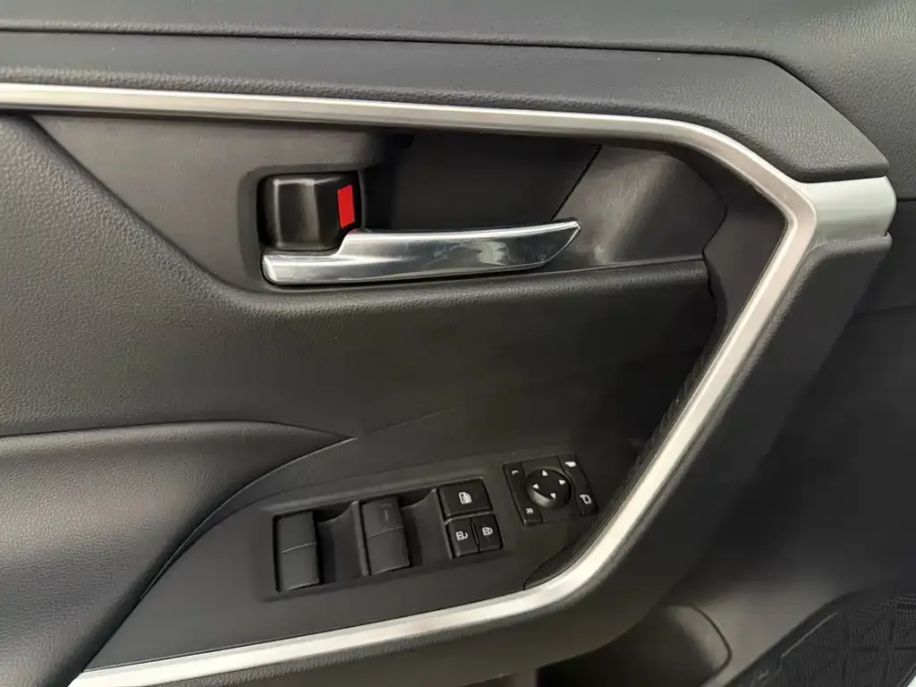 Toyota RAV4 Prime — фото 4