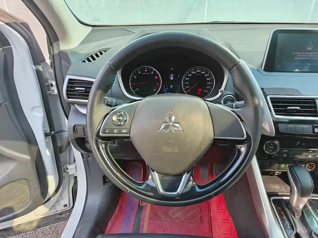 Mitsubishi Eclipse Cross — фото 2