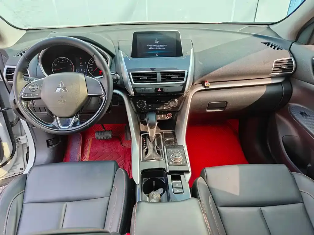 Mitsubishi Eclipse Cross — фото 10