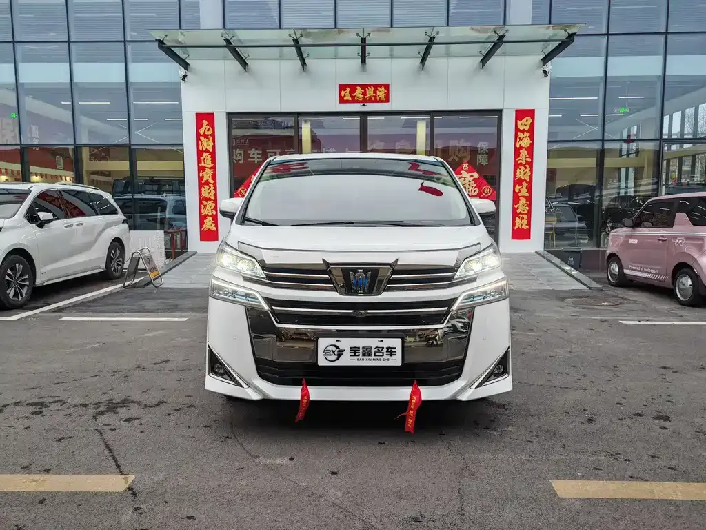 Toyota Vellfire — фото 3