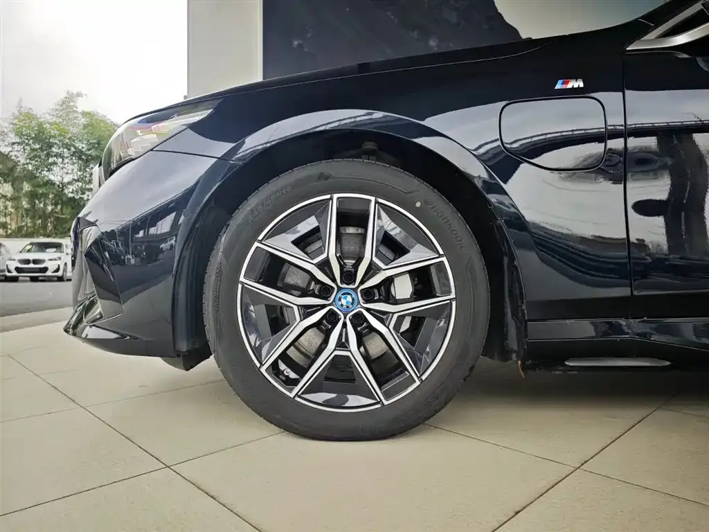 BMW i5 — фото 6