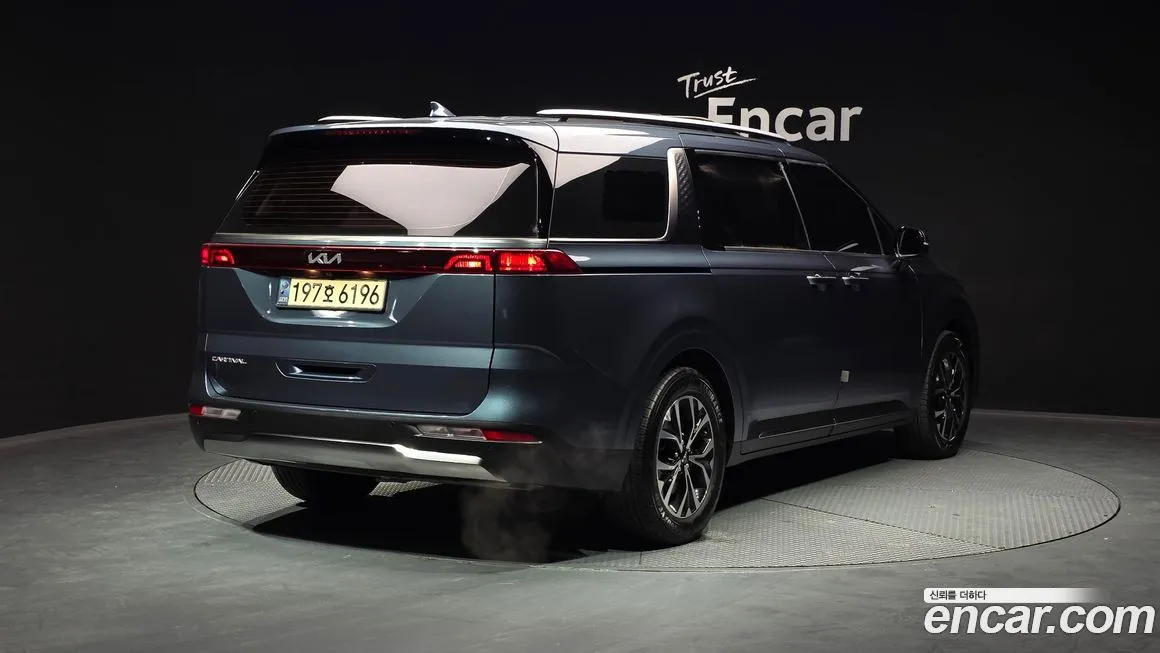Kia Carnival — фото 5