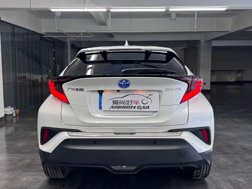 Toyota C-HR — фото 9