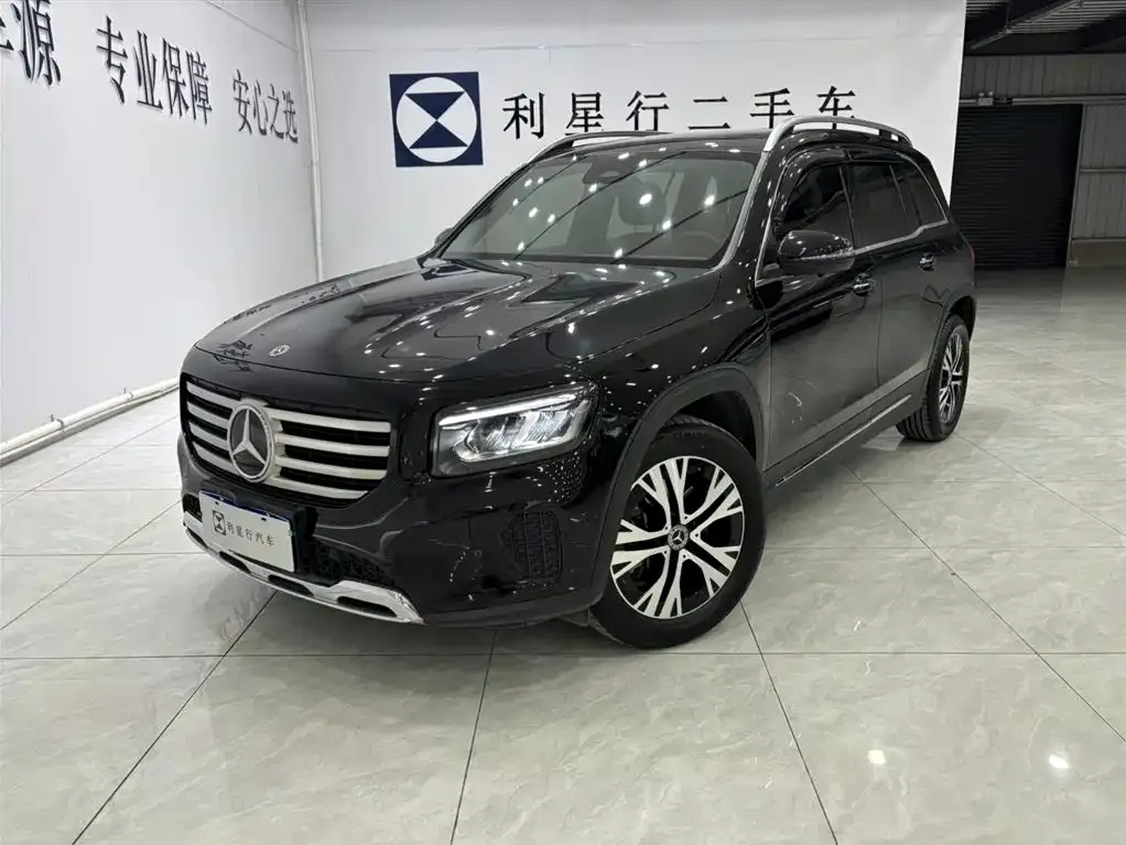 Mercedes-Benz GLB — фото 1