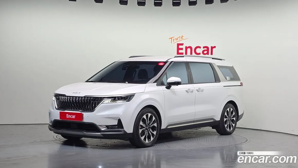 Kia Carnival — фото 1