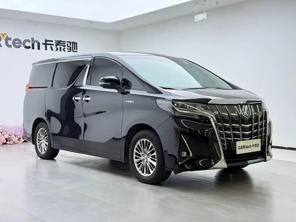 Toyota Alphard — фото 3