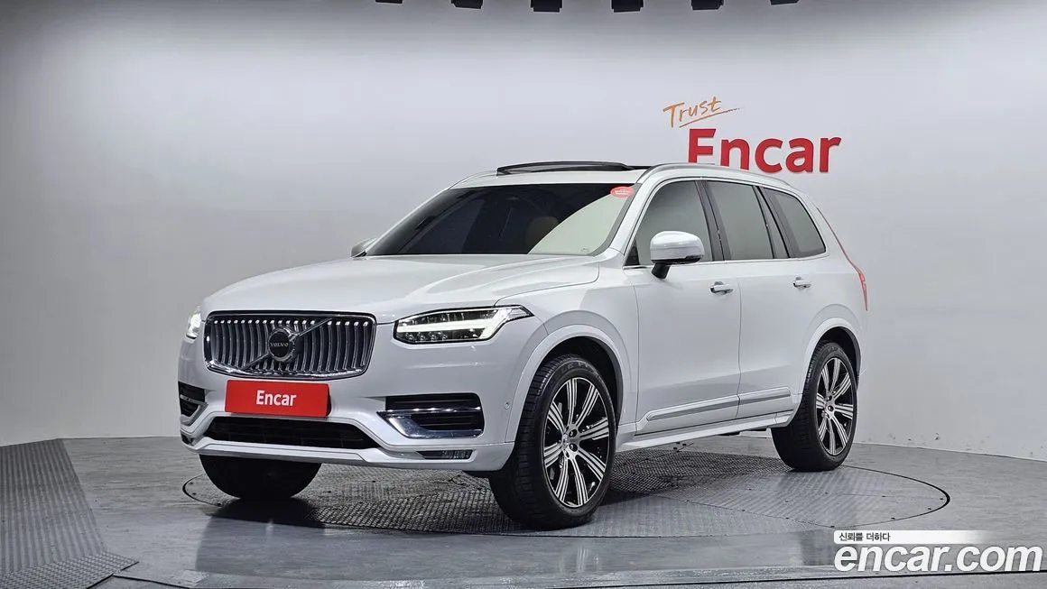Volvo XC90 — фото 1