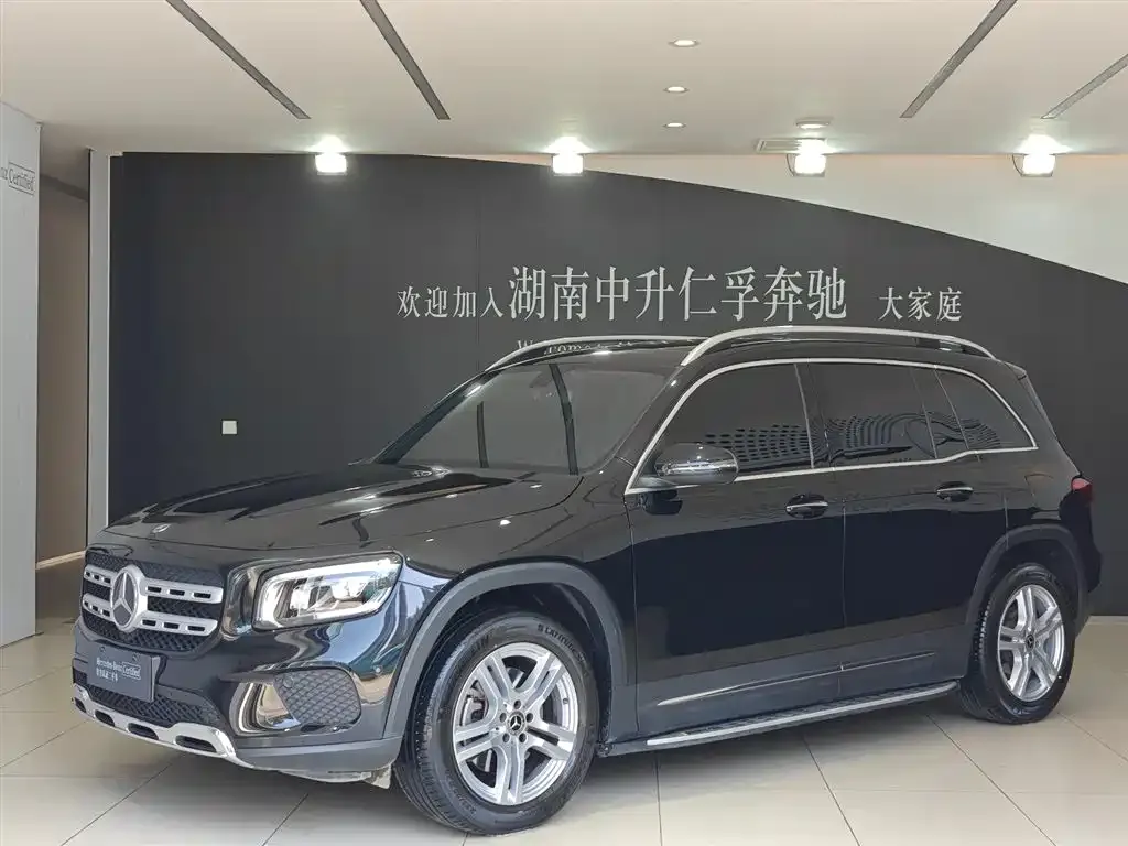 Mercedes-Benz GLB — фото 1