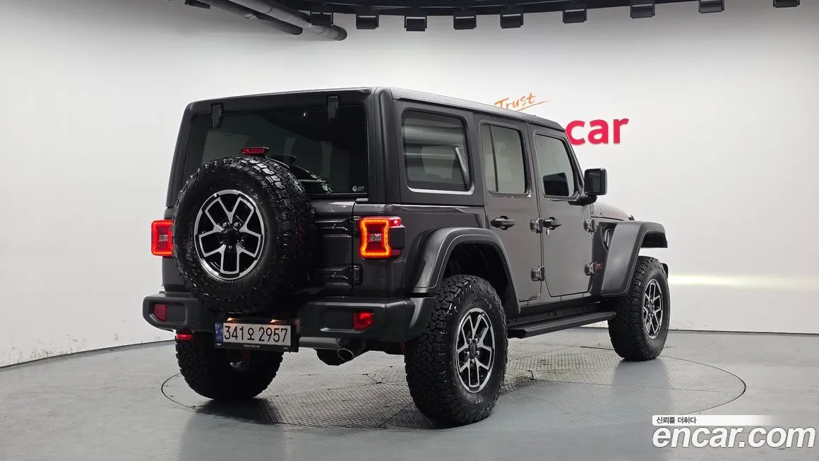 Jeep Wrangler — фото 7