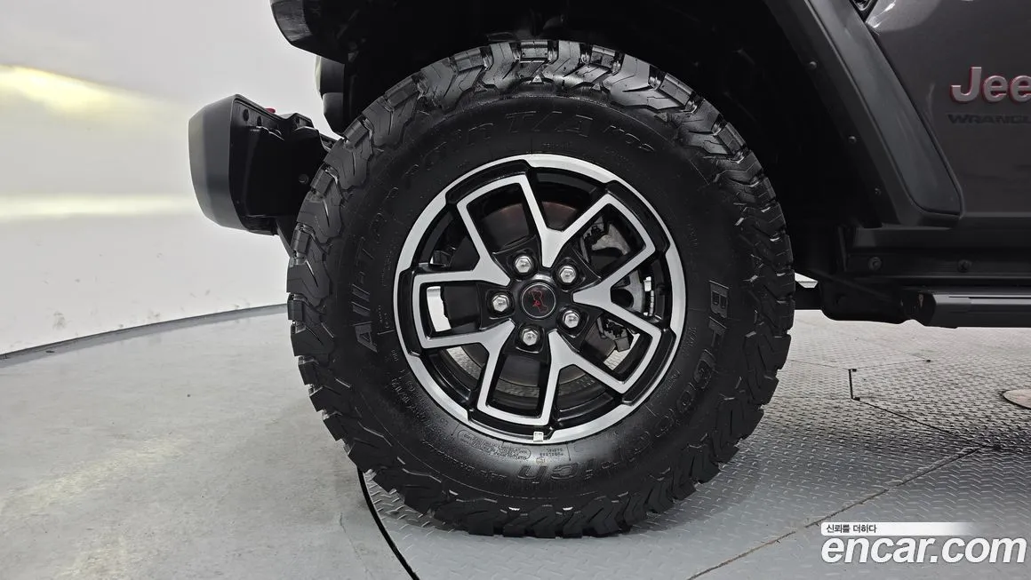 Jeep Wrangler — фото 10