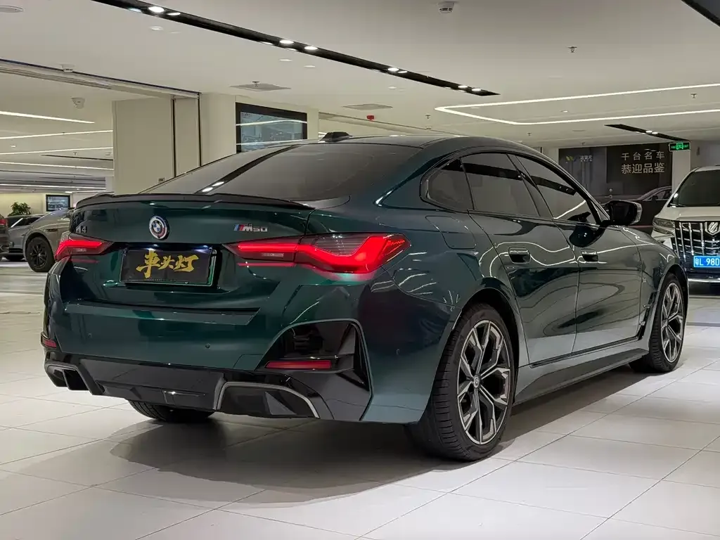 BMW i4 — фото 6