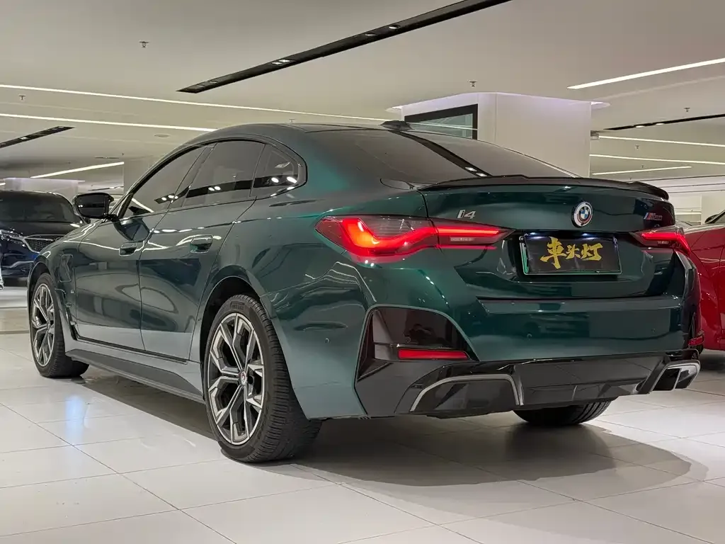 BMW i4 — фото 3