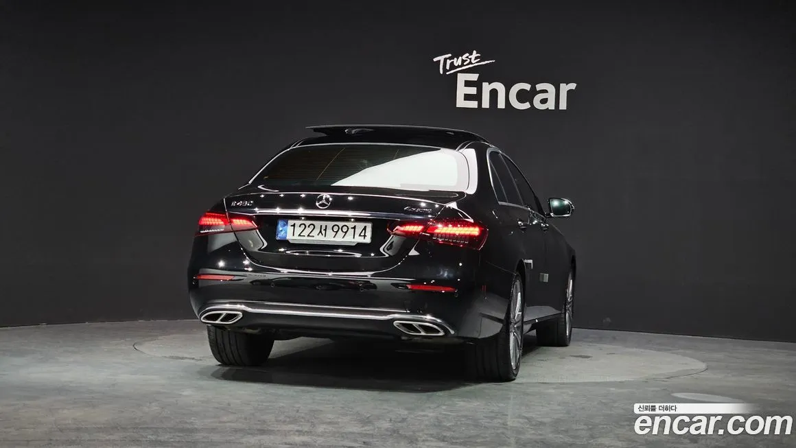 Mercedes-Benz E-Class — фото 4
