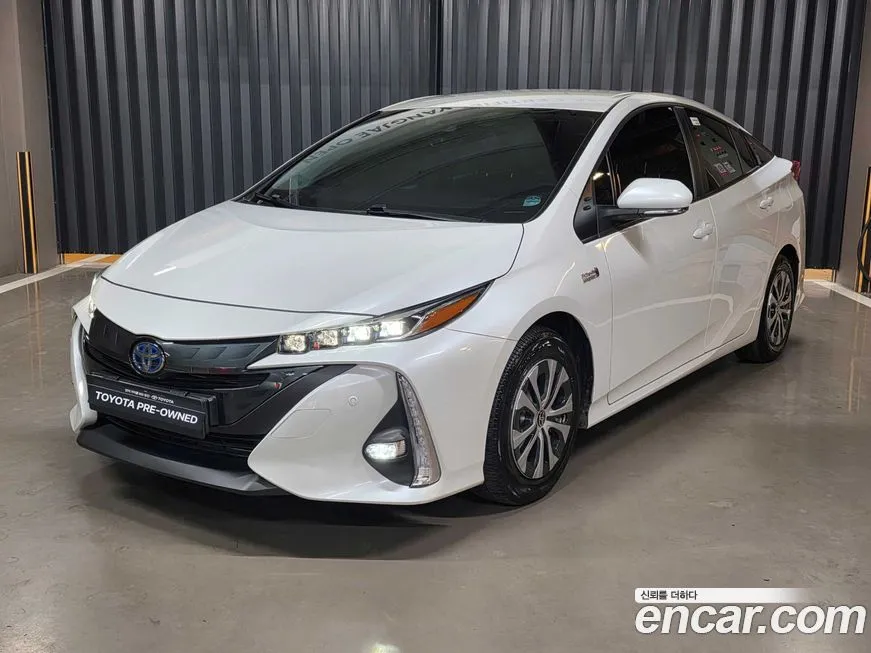 Toyota Prius — фото 1