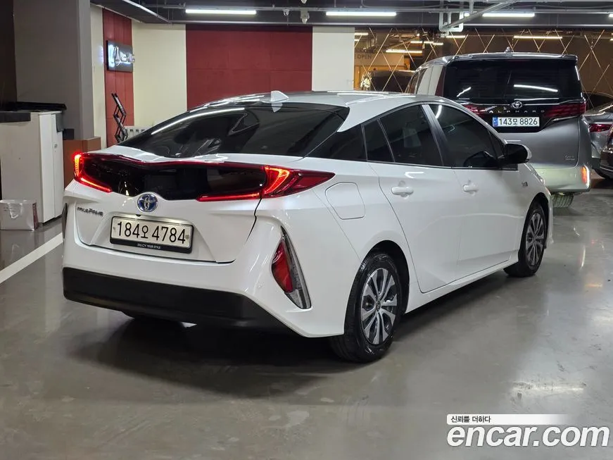 Toyota Prius — фото 4