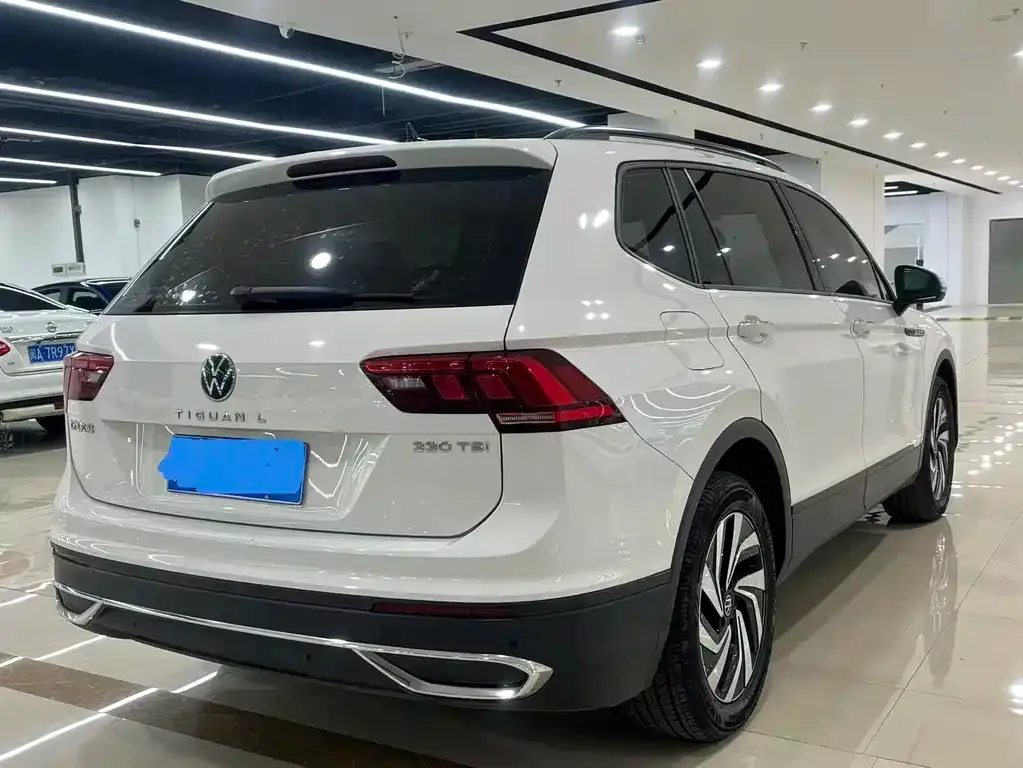 Volkswagen Tiguan L — фото 6