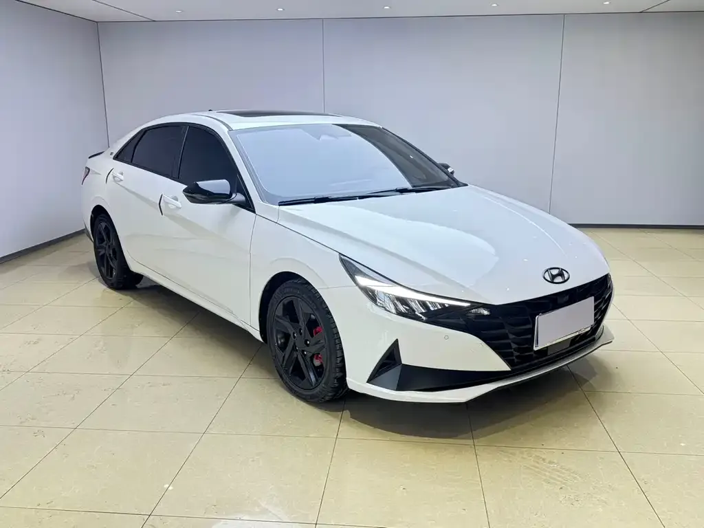 Hyundai Elantra — фото 5