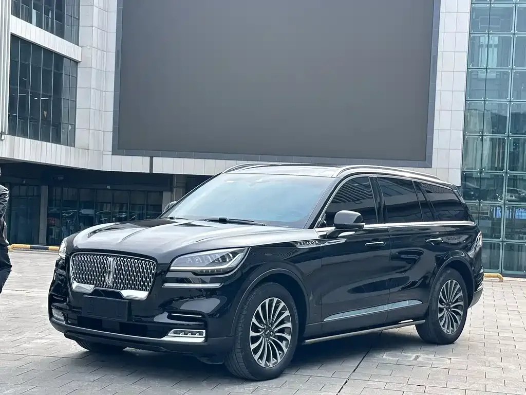 Lincoln Aviator — фото 1