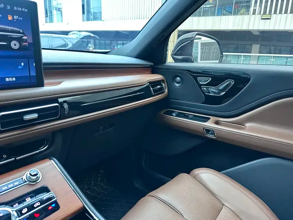 Lincoln Aviator — фото 10