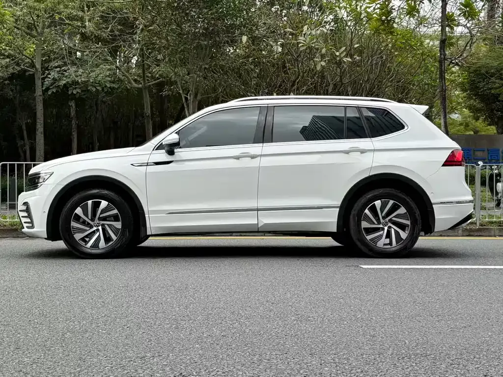 Volkswagen Tiguan L New Energy — фото 6