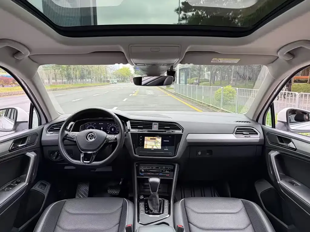 Volkswagen Tiguan L New Energy — фото 4