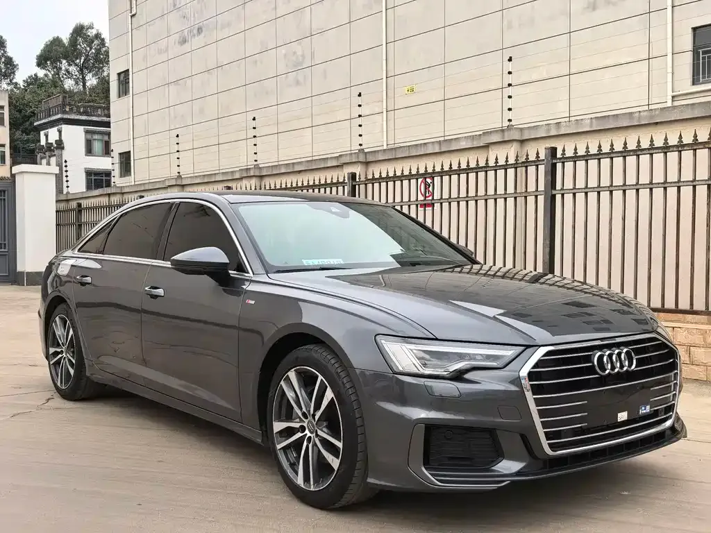 Audi A6L — фото 9