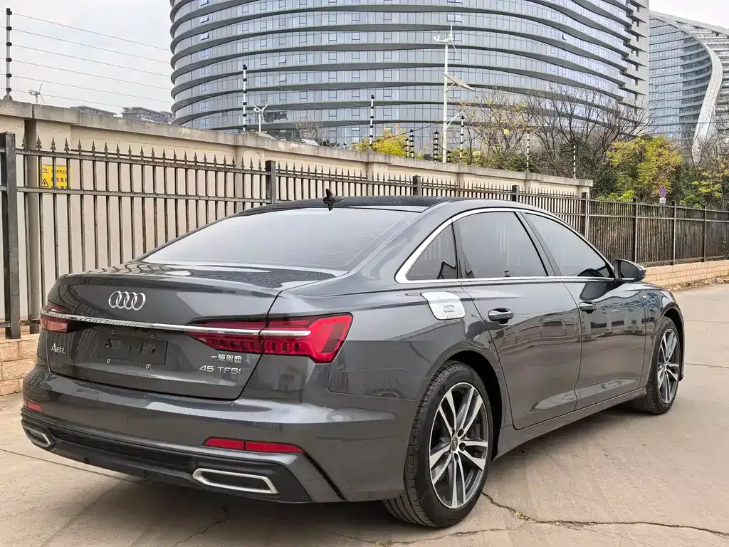 Audi A6L — фото 6