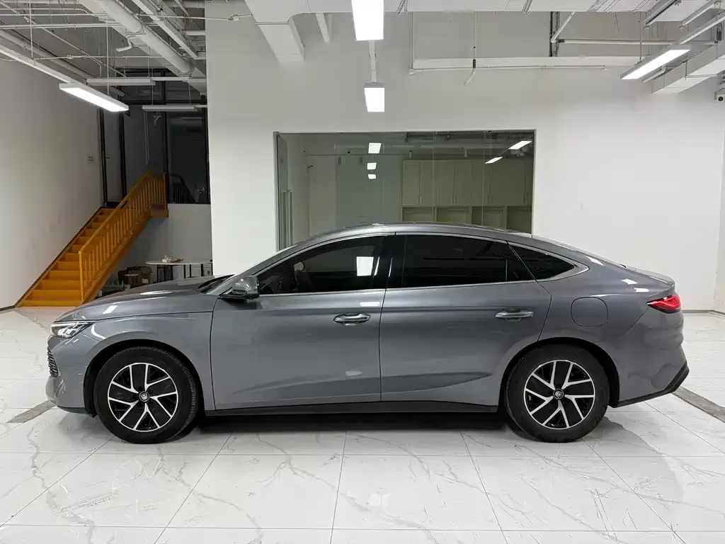 BYD Qin L — фото 6