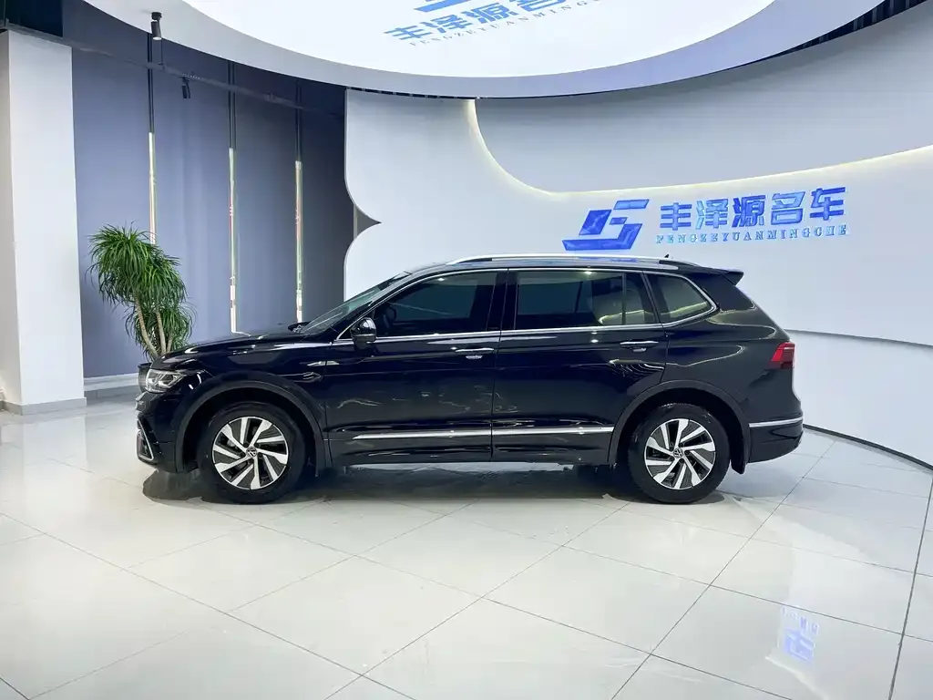 Volkswagen Tiguan L New Energy — фото 9