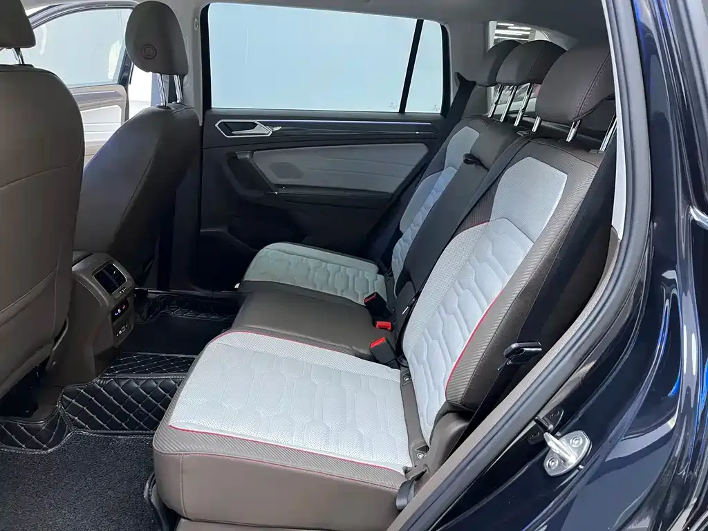 Volkswagen Tiguan L New Energy — фото 10