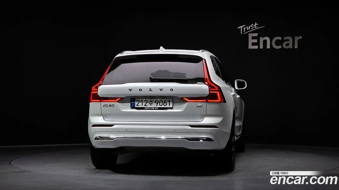 Volvo XC60 — фото 6