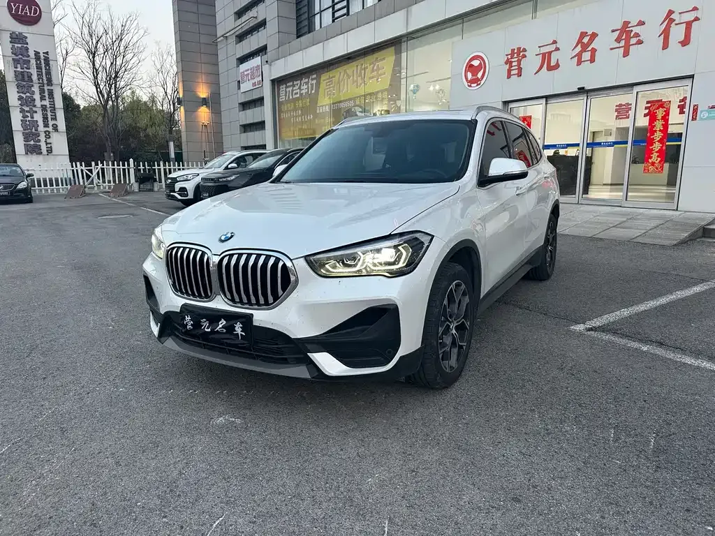 BMW X1 — фото 1