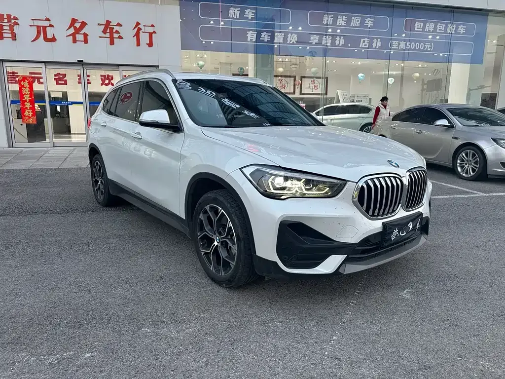 BMW X1 — фото 8