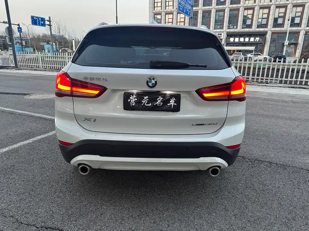 BMW X1 — фото 9