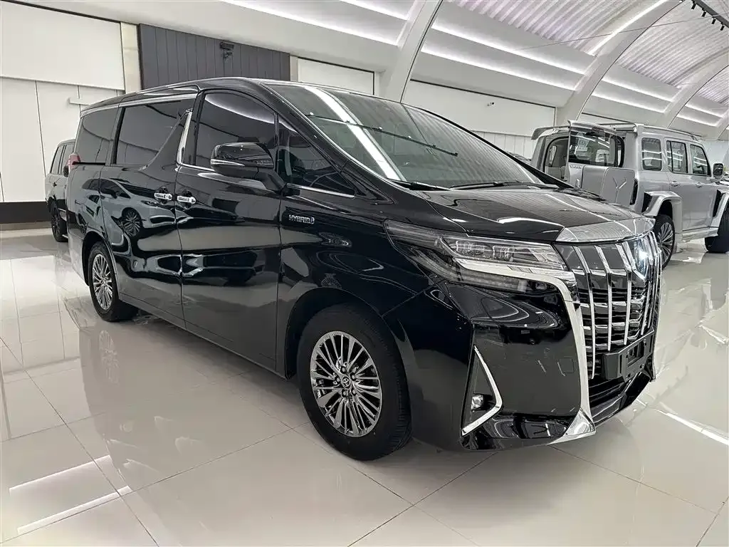 Toyota Alphard — фото 7